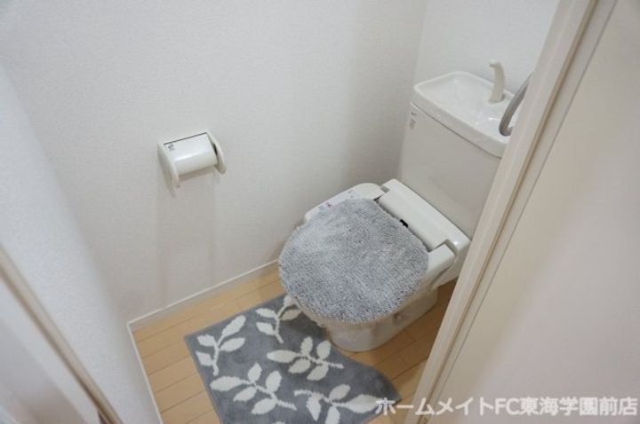 QREST熊大病院前の内装