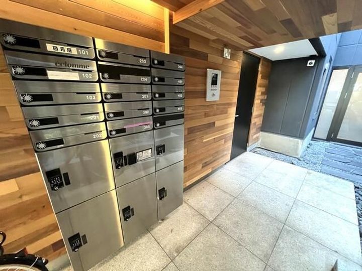 東京都足立区千住中居町の賃貸マンションの地図