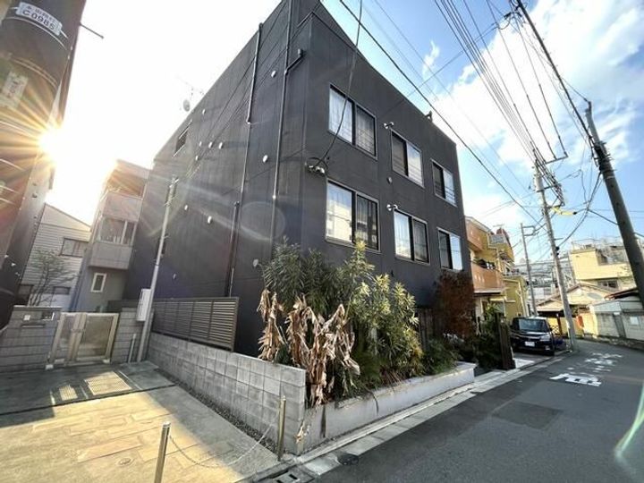 東京都足立区千住中居町の賃貸マンションの外観