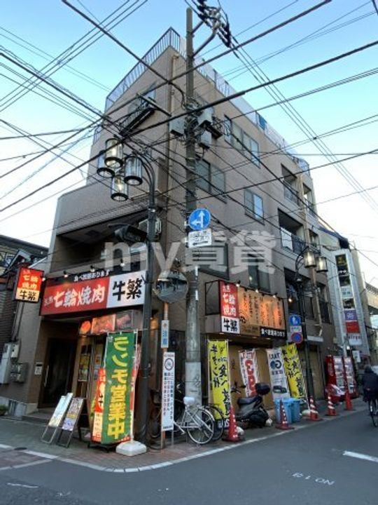 岡伸ビルの外観