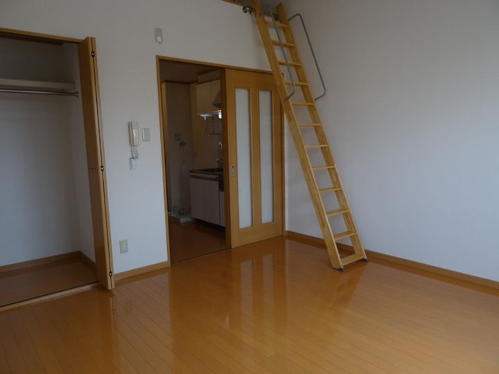 新潟県新潟市中央区長潟1(アパート)の賃貸物件の居間