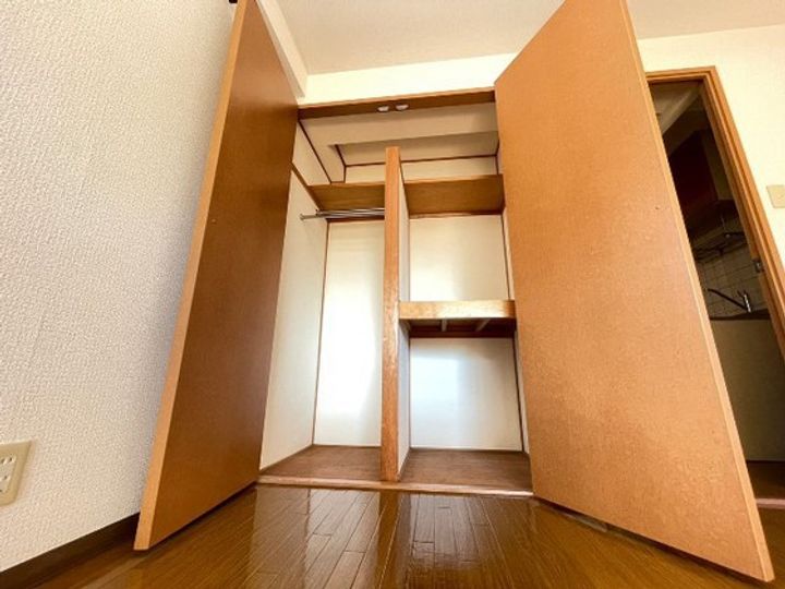 グランヴェルジェ中須Iの内装