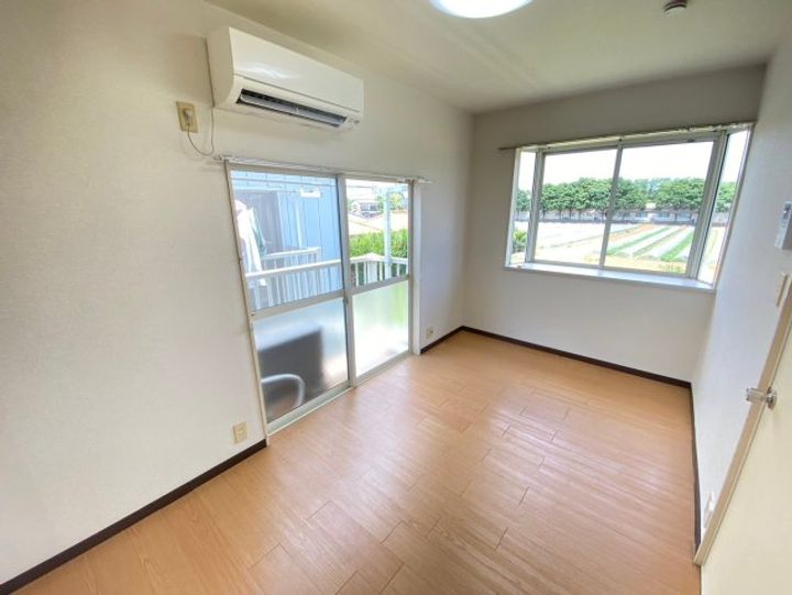 千葉県富里市七栄(アパート)の賃貸物件の居間