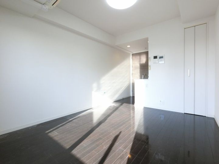 千葉県千葉市中央区本千葉町(マンション)の賃貸物件の居間