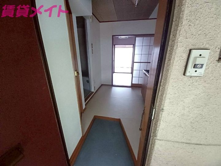 コーポさくらの玄関