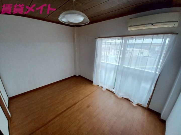 コーポさくらの居間