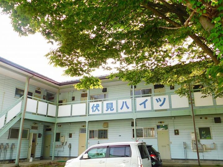 伏見ハイツの外観