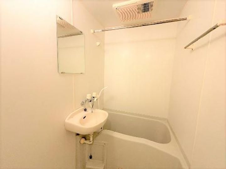 レオパレスビオトープ萩の風呂