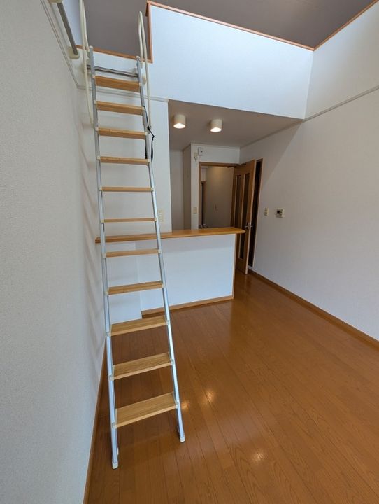 静岡県浜松市中央区高丘西3(アパート)の賃貸物件の内装