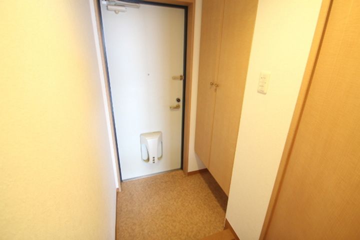 エンバシーコート矢賀の玄関