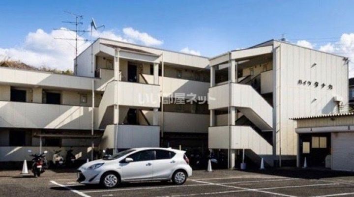 ハイツタナカの外観