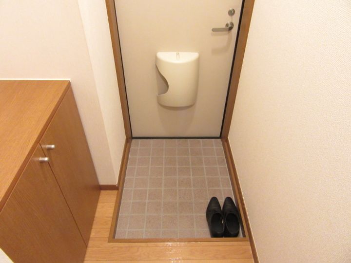 パインコートIIIの玄関