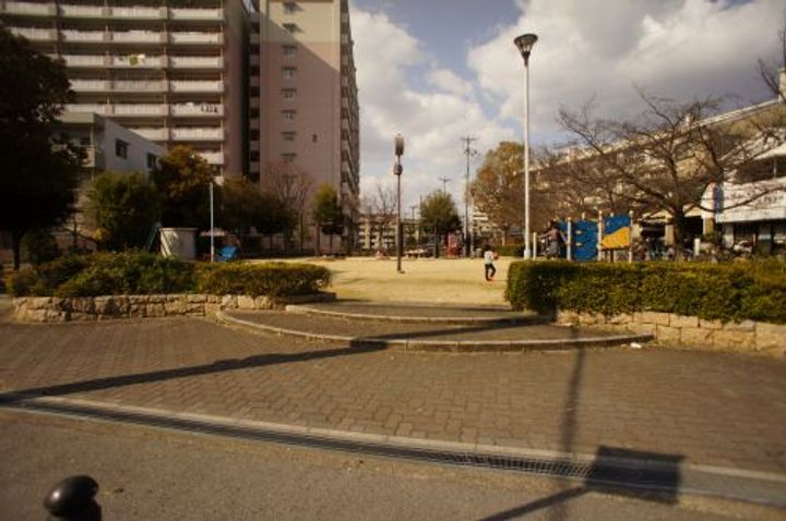 メゾンド・ギャルソンIの周辺