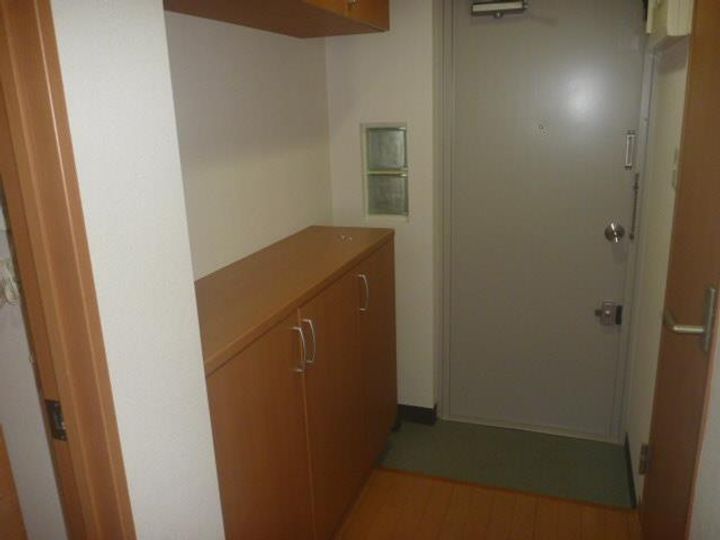 目白ハイツの玄関