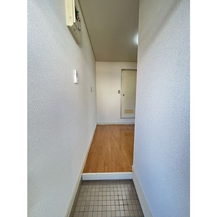 サテライトハイツ渡鹿の玄関