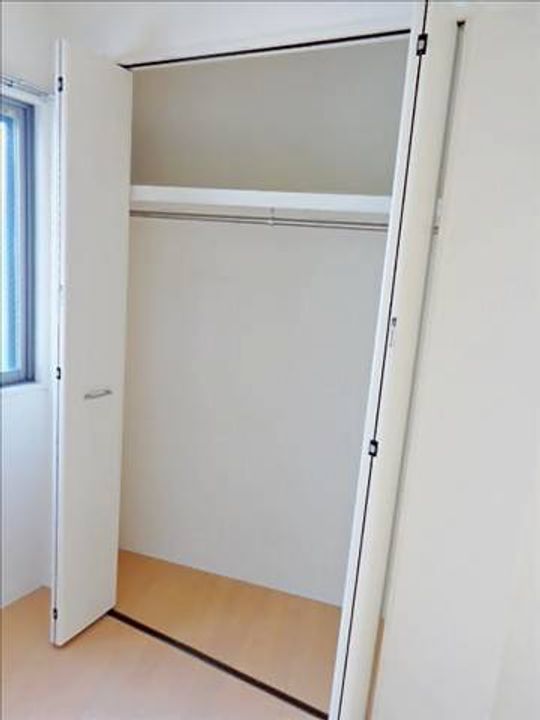 スリーティアラズの内装