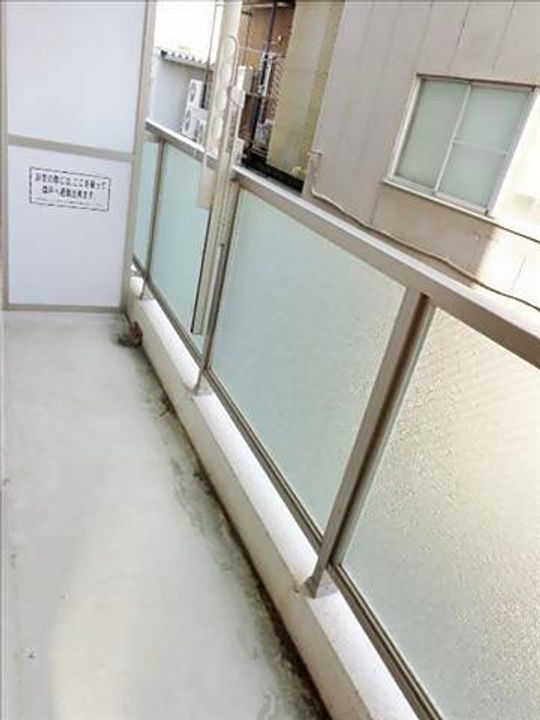 スリーティアラズの内装