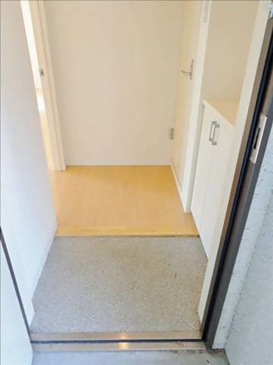 スリーティアラズの玄関