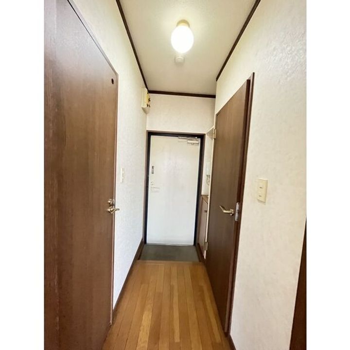 栃木県宇都宮市花房本町(マンション)の賃貸物件の玄関