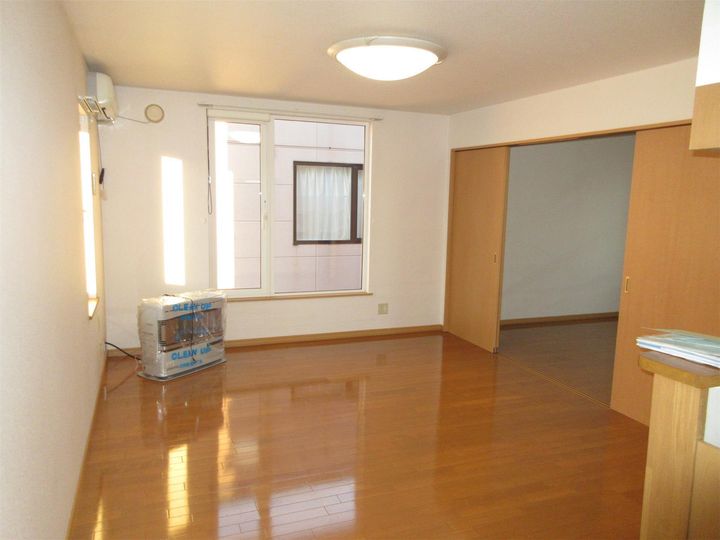 北海道旭川市末広四条5の賃貸アパートの居間