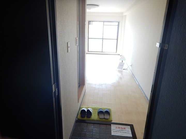 フォルム太子橋の玄関