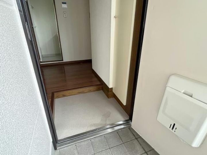 福島県郡山市開成2(アパート)の賃貸物件の玄関