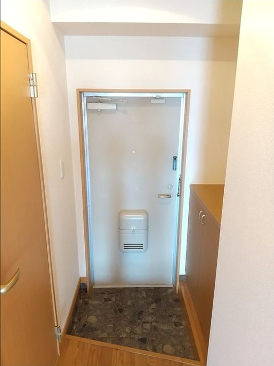 大阪府大阪市住吉区山之内2(マンション)の賃貸物件の玄関