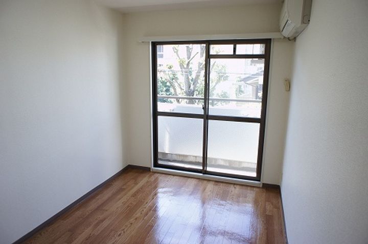 東京都世田谷区喜多見9(マンション)の賃貸物件の居間