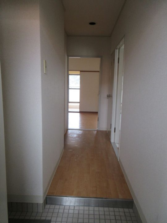 YOSHIDA BILDの玄関