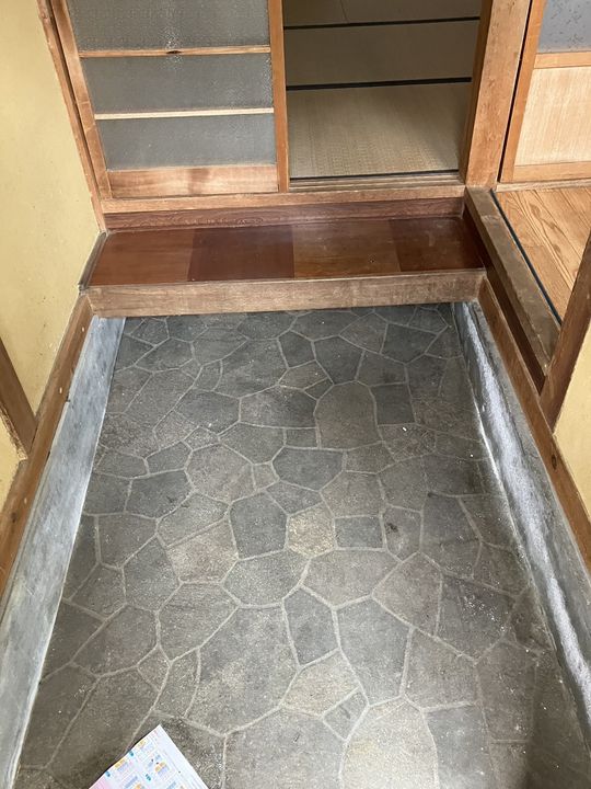 梶町アパートの玄関