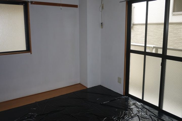 青木ビルIIの居間