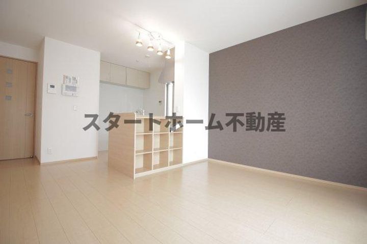 徳島県徳島市南庄町5(アパート)の賃貸物件の居間