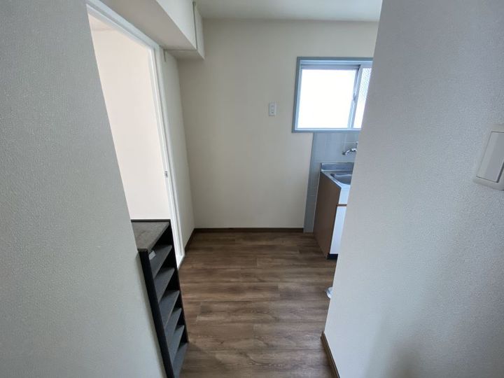 めまさビルの玄関