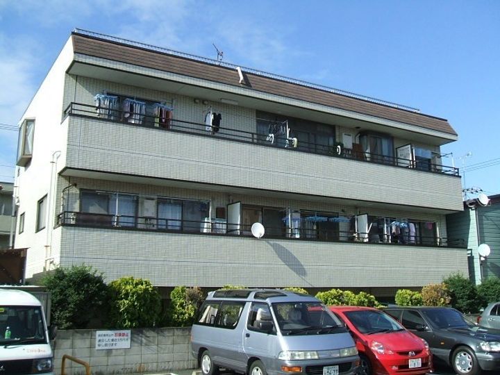 前の浦マンションの外観