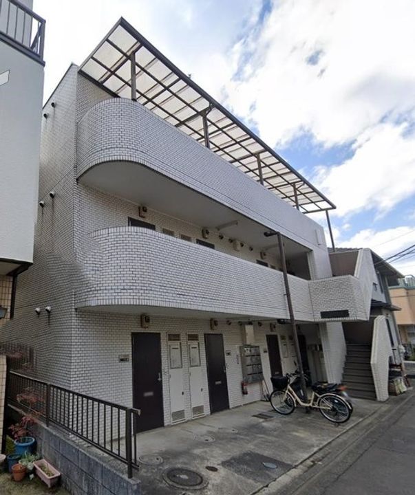 小山フラワーマンションの外観