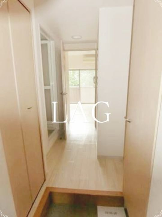 レニエラヴェルトゥの玄関