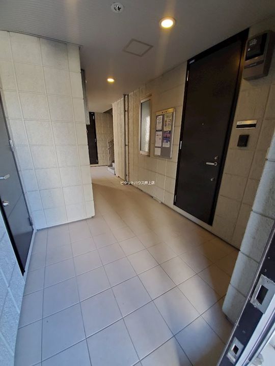 ガーデンズメゾンAの地図