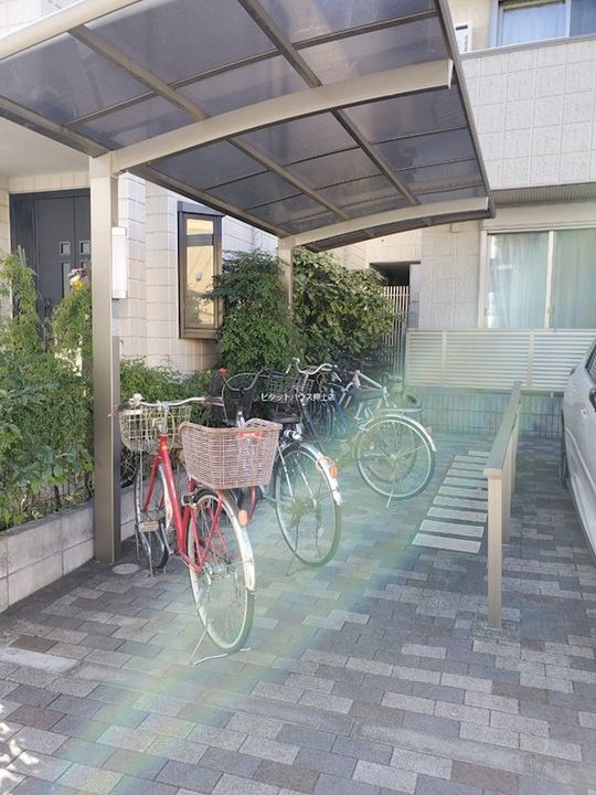 ガーデンズメゾンAの地図