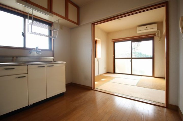 サースマンションの居間