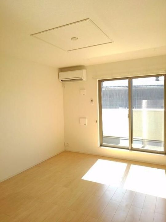 ベル ヴィラージュ Bの居間