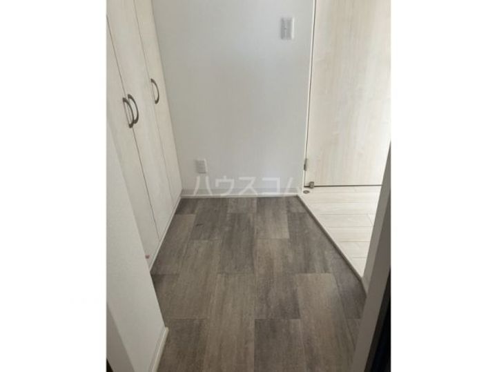 J’sコート代々木公園の玄関