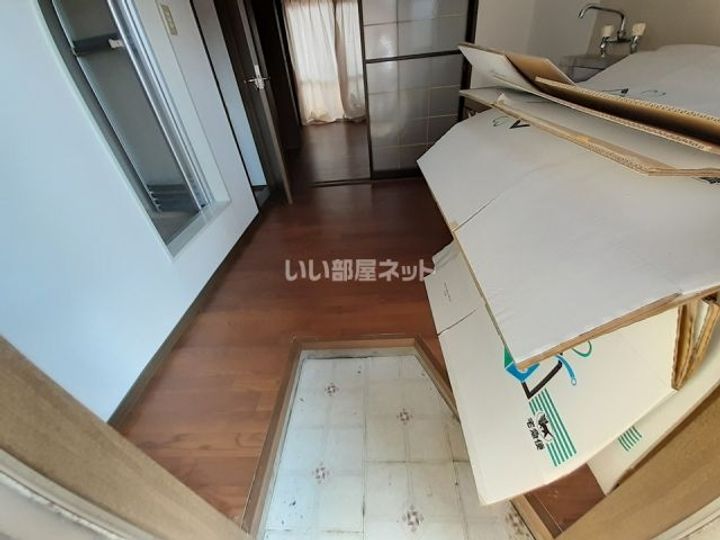 メゾン緑山の玄関