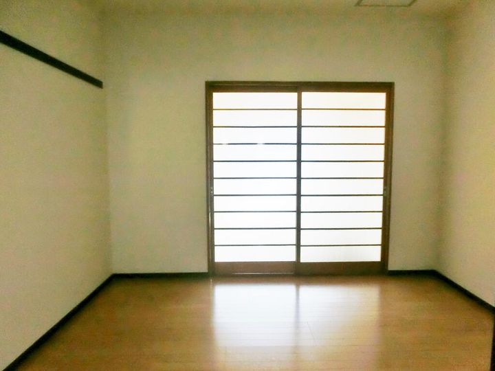 ハイツ松村の居間