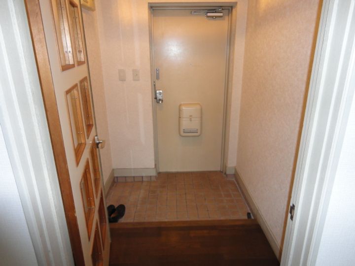 栃木県宇都宮市簗瀬2(マンション)の賃貸物件の玄関