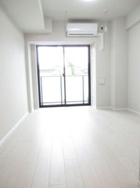 ユリカロゼ五反野IIの居間