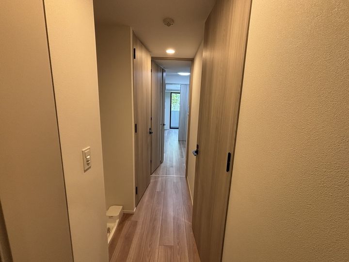 ディームス根岸の玄関