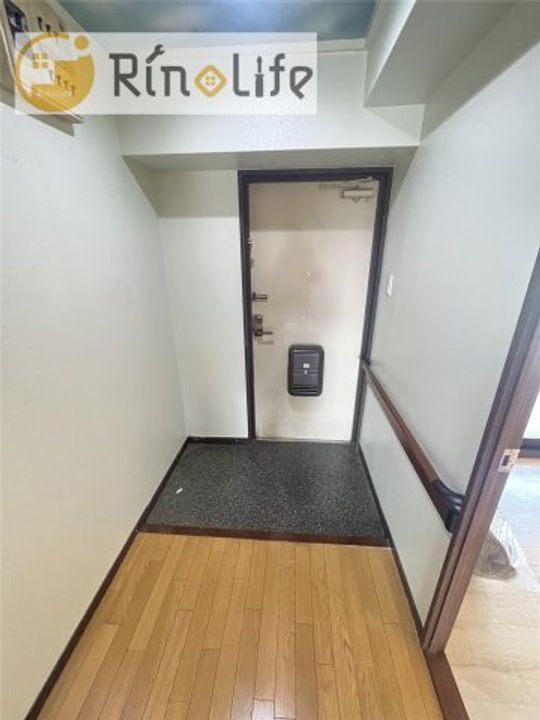 ラフォーレ八尾の玄関