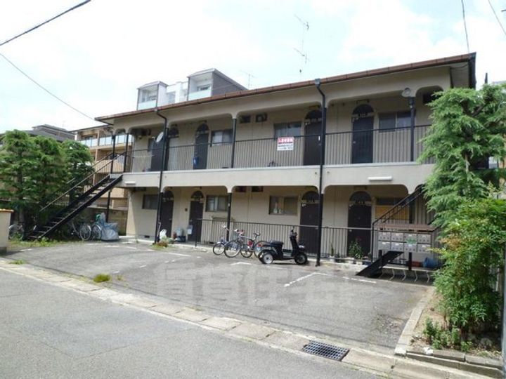 ラ・シノンの外観