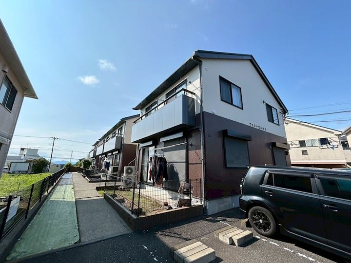 ウエルトセルカB棟の外観