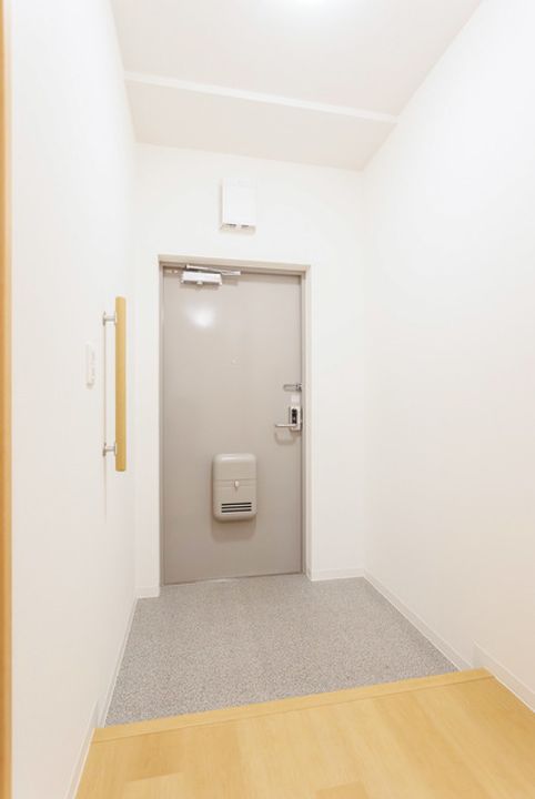 URアルビス緑丘の玄関